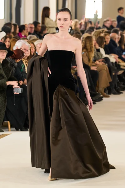 Look 12